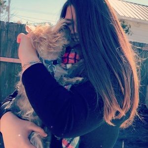 Meet your Posher, Layla